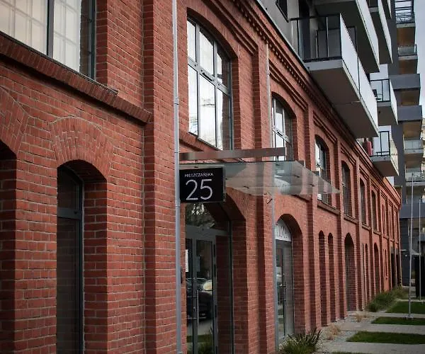 Urban Space 64 - Free Parking ורוצלב