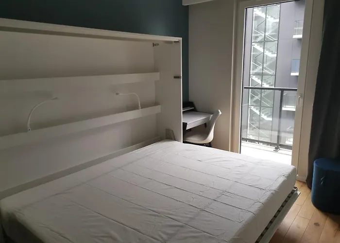 Urban Space 64 - Free Parking *